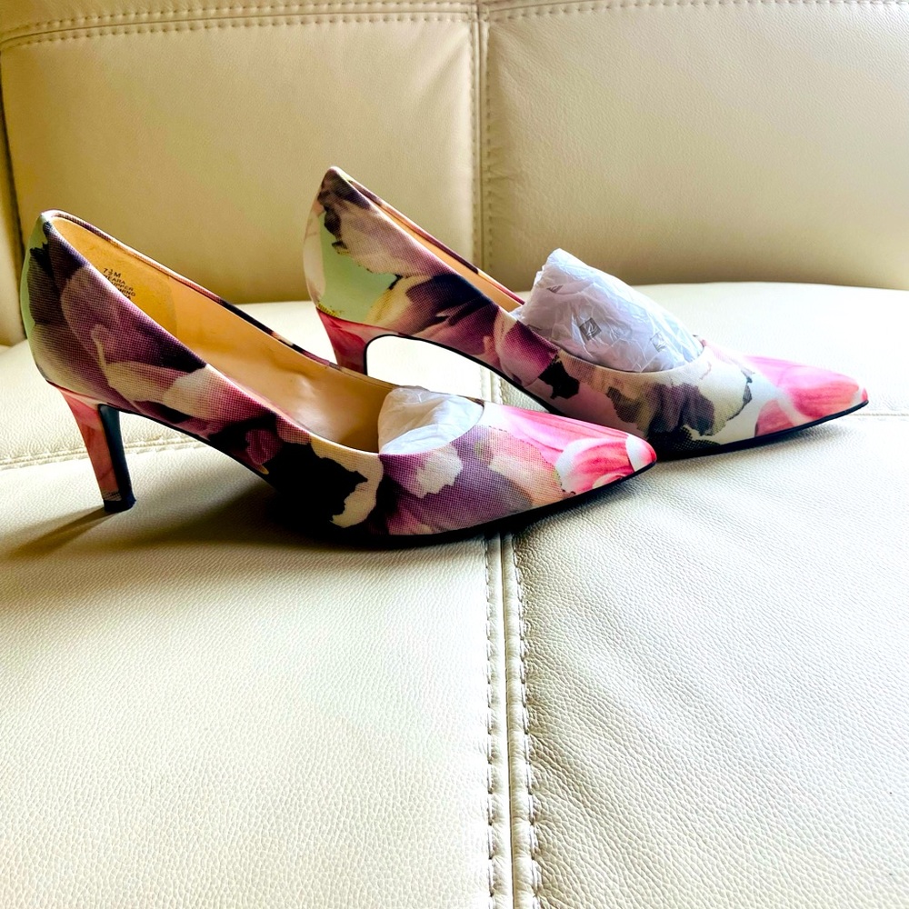 Gently worn Nine West heels, Size 8